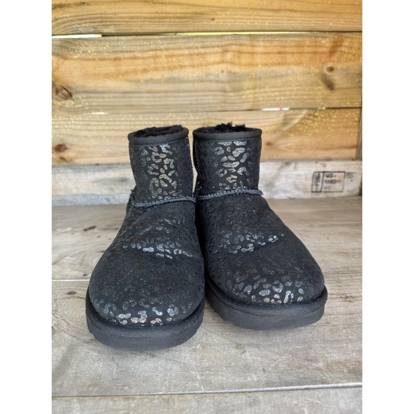 UGG Mini Snow leopard black leopard  Ankle boots size 8 - Picture 2 of 16